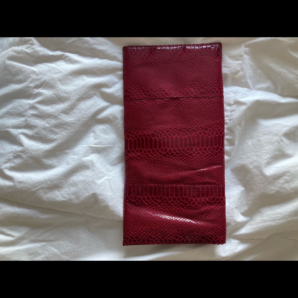 Red Clutch - Picture 4 of 4